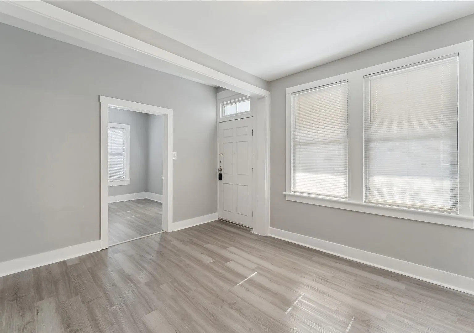 Large Near Downtown 2BR/2BA House For Rent — Photo 4