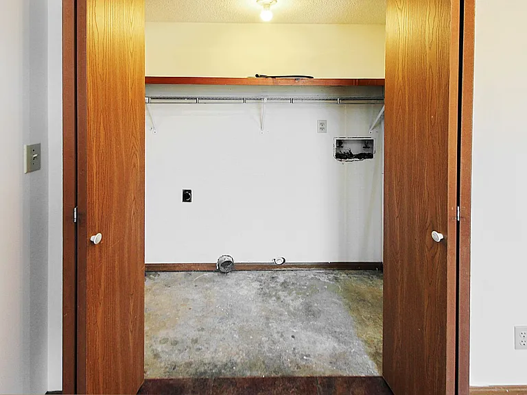 1207 Spurgeon Ct — Photo 5