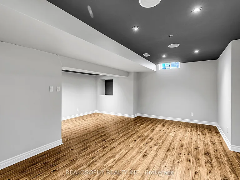 284 Bilbrough St — Photo 25