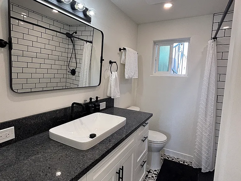 232 N Rios Ave — Photo 12