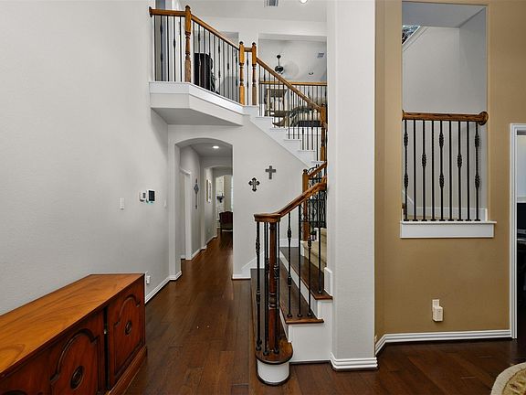 3rd image of 2923 Fair Chase Dr
