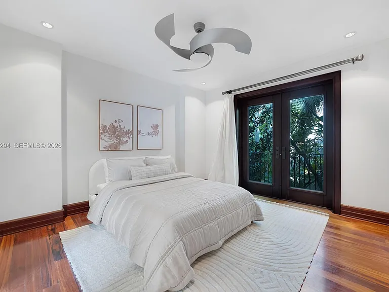 16 Palm Ave — Photo 19
