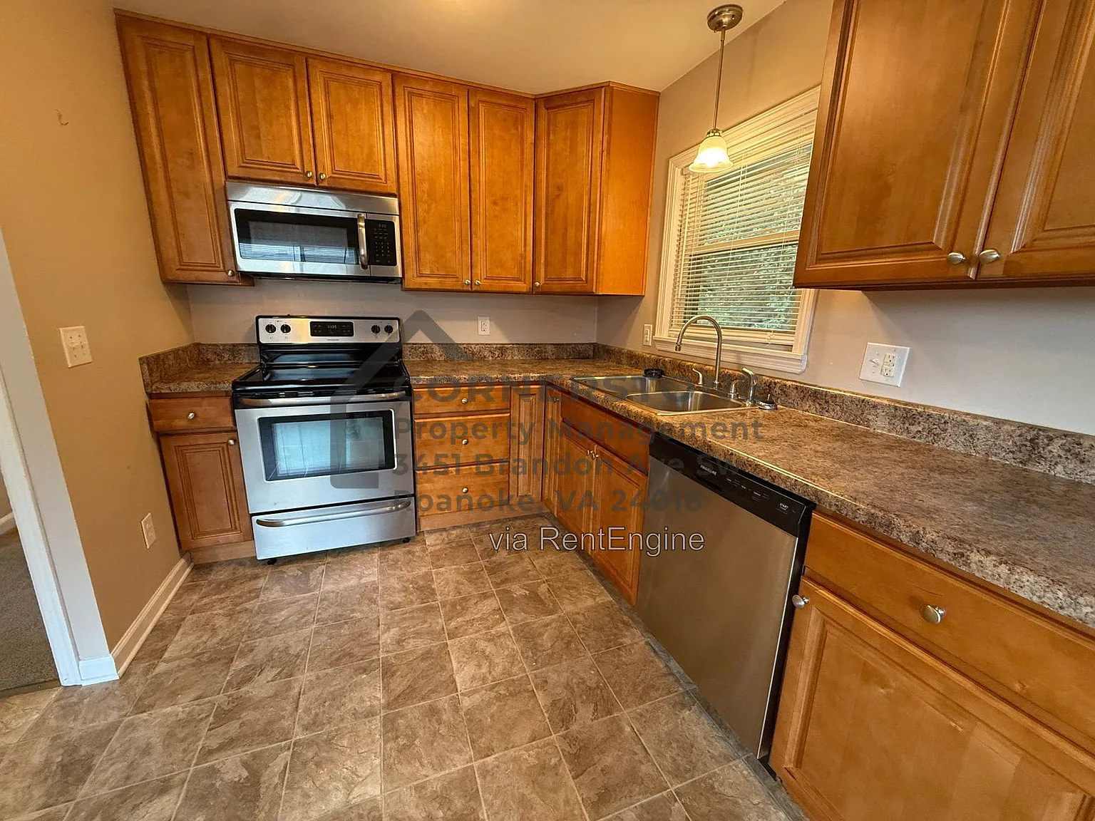 2 bed, 1.0 bath, 1024 sqft, $1,250 — Photo 2