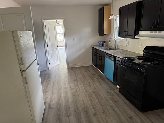 4th image of 1504 S 41st St