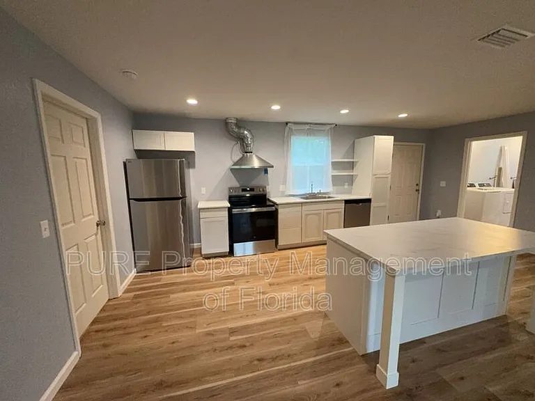 11330 NE 66th Ln — Photo 14