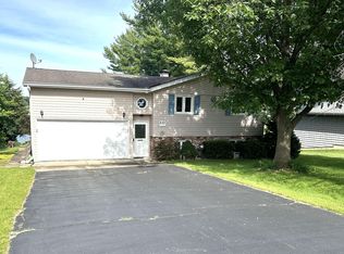 533 Baintree Rd, Davis, IL 61019