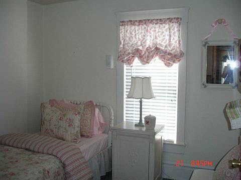 4th image of 323 Madison Ave