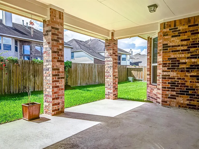 623 Orlandis Ln — Photo 42