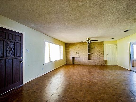 3rd image of 1702 E Chapin St