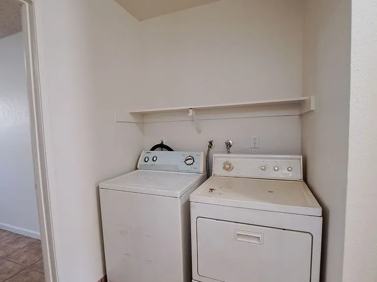 3449 N. Marks Avenue — Photo 11