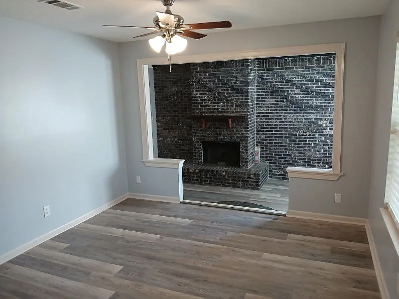 3 bed, 1.5 bath, 1000 sqft, $1,200 — Photo 2
