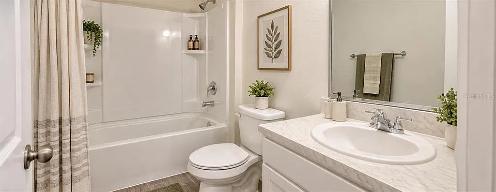 4 bed, 2.0 bath, 2104 sqft, $2,200 — Photo 4