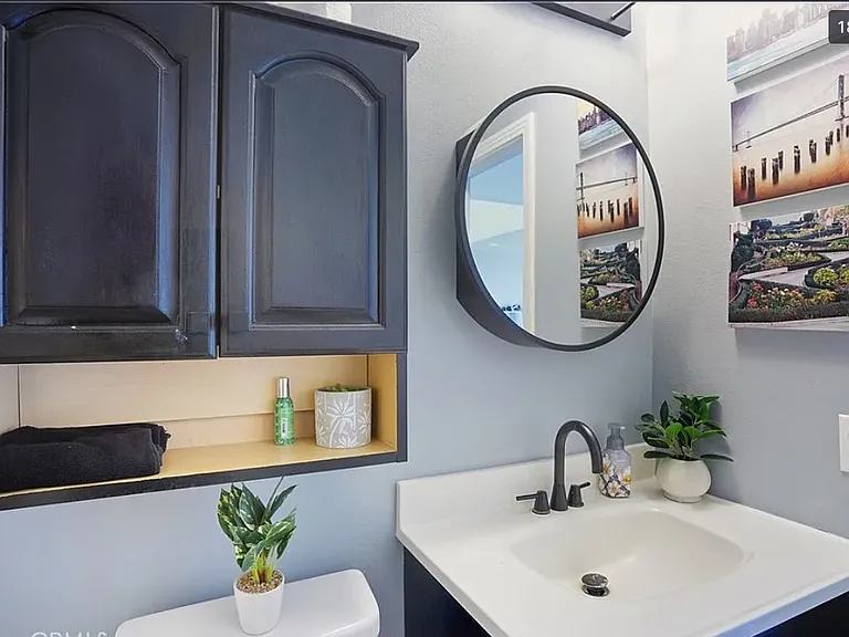 321 Burlington Cmn — Photo 12