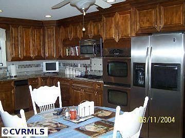 4th image of 10118 Brighton Dr