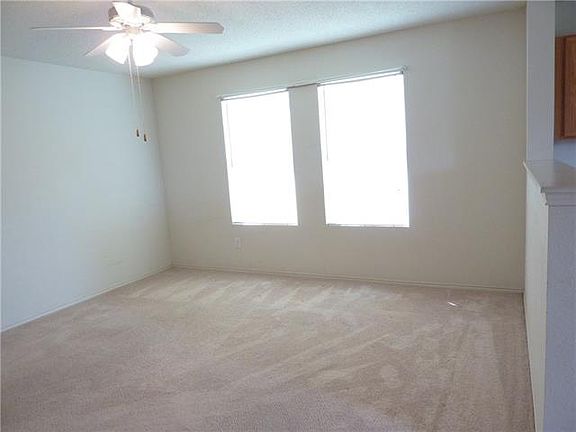3rd image of 122 Sandlewood Dr