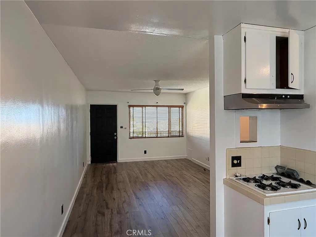 2 bed, 800 sqft, $2,500 — Photo 4