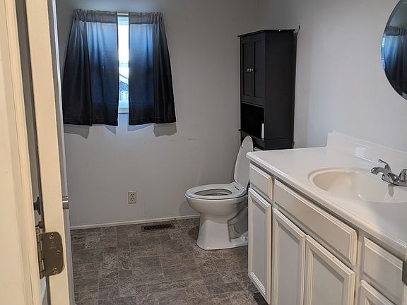 2nd image of 102 Catherine St