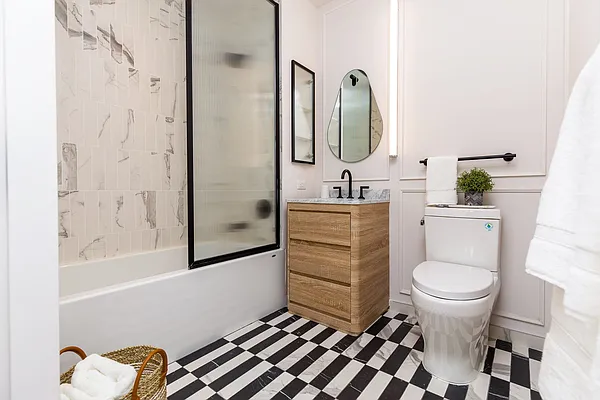 Rented by Nooklyn NYC LLC | media 186