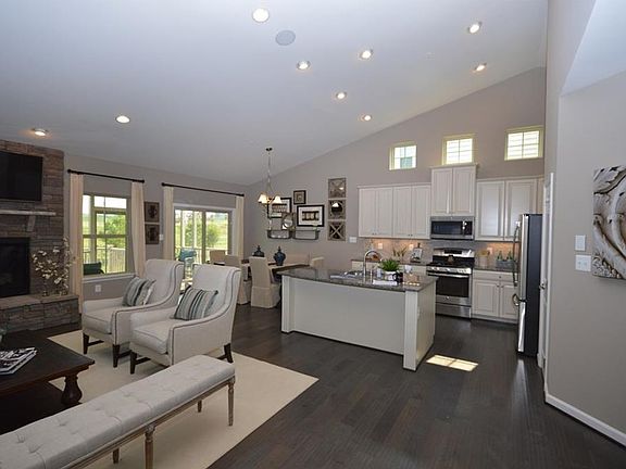 2nd image of 1140 Vista Lago Cir