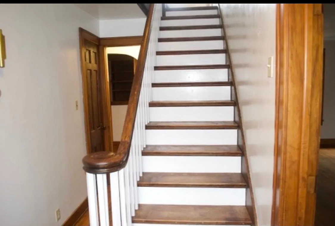 5 bed, 2.5 bath, 2074 sqft, $4,500 — Photo 2