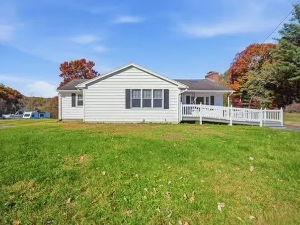 16 Bluemer Rd, Southampton, MA 01073