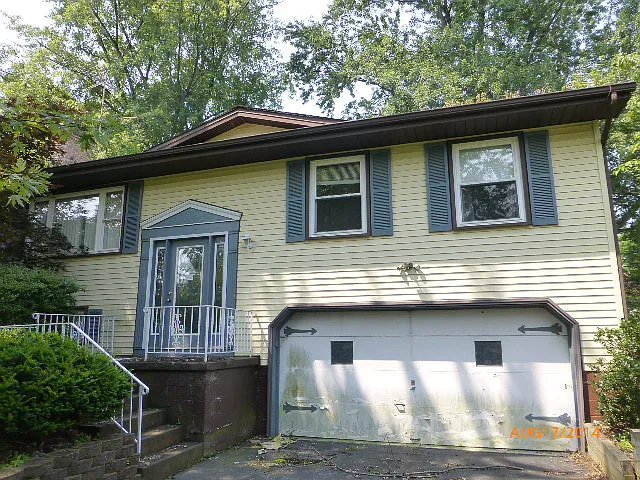 3504 Maple Spring Dr photo 1