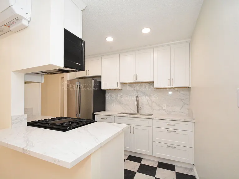 338 Elm Ave #2 — Photo 2