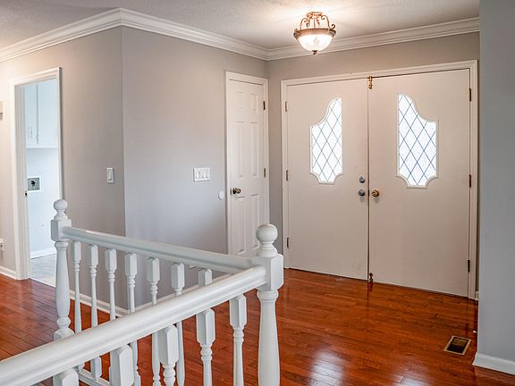 4th image of 1705 Spring View Ln