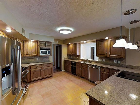 4th image of 4240 Hulman St