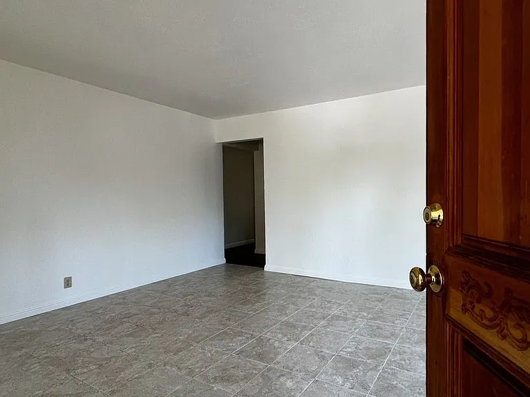 10 Linnell Ave — Photo 5