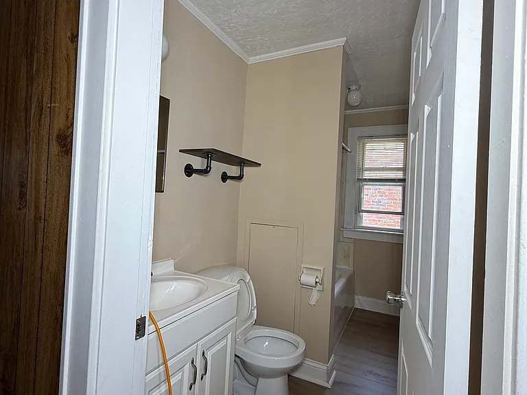26-28 N Huron Ave — Photo 10