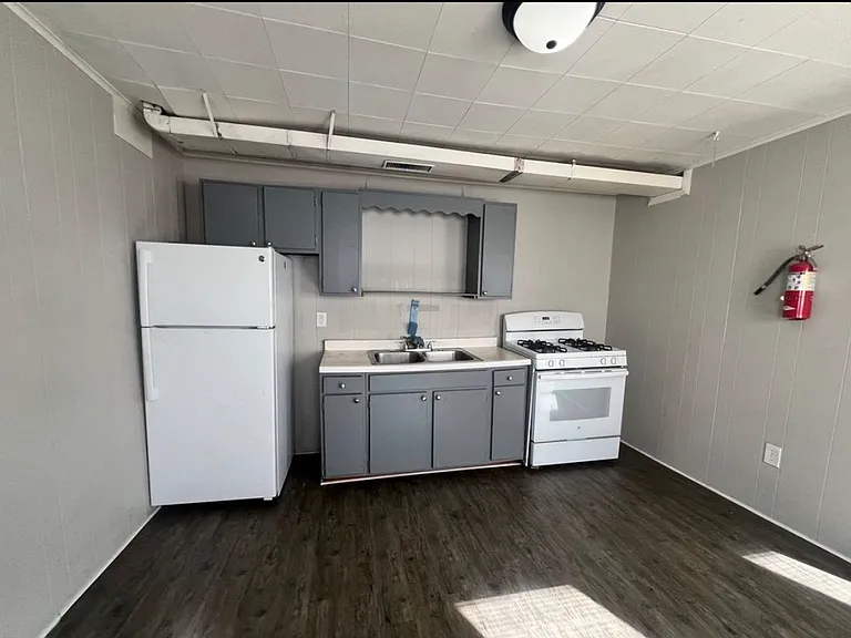 149 N West St #2 — Photo 2