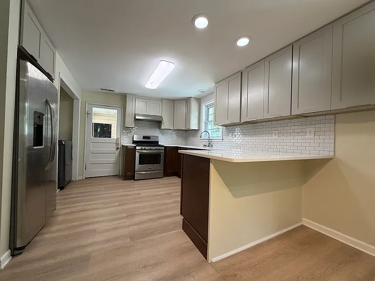 681 Combs Cir — Photo 18