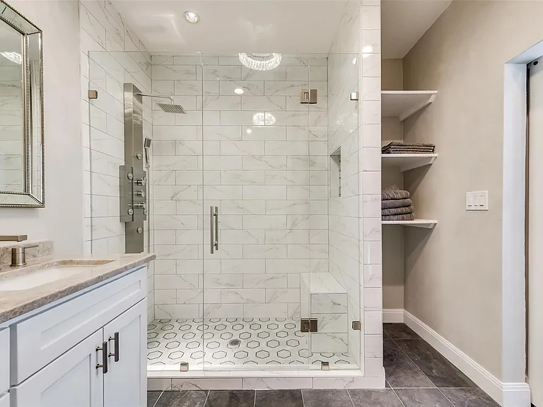 2902 N Pearl St — Photo 34