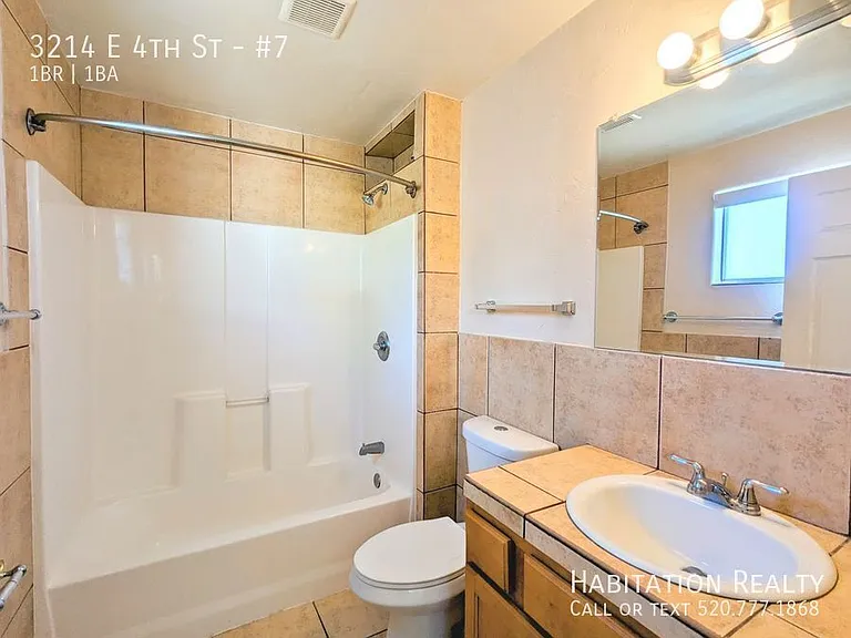 3214 E 4th St #7 — Photo 8