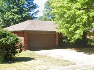 1112 W McGee St, Springfield, MO 65807