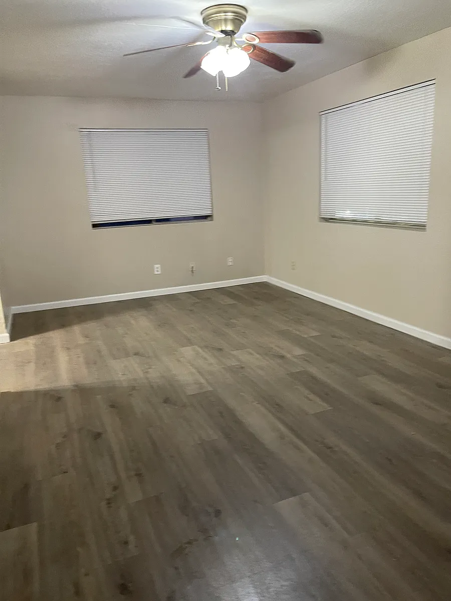 Building Photo - 918 N Pueblo Dr #2