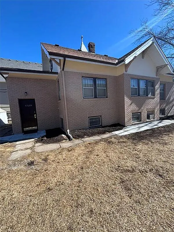 2 bed, 1.0 bath, $1,250 — Photo 2