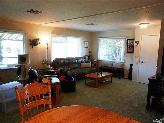 5th image of 22 Newell Cir
