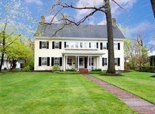 2520 Guilford Rd, Cleveland Heights, OH 44118
