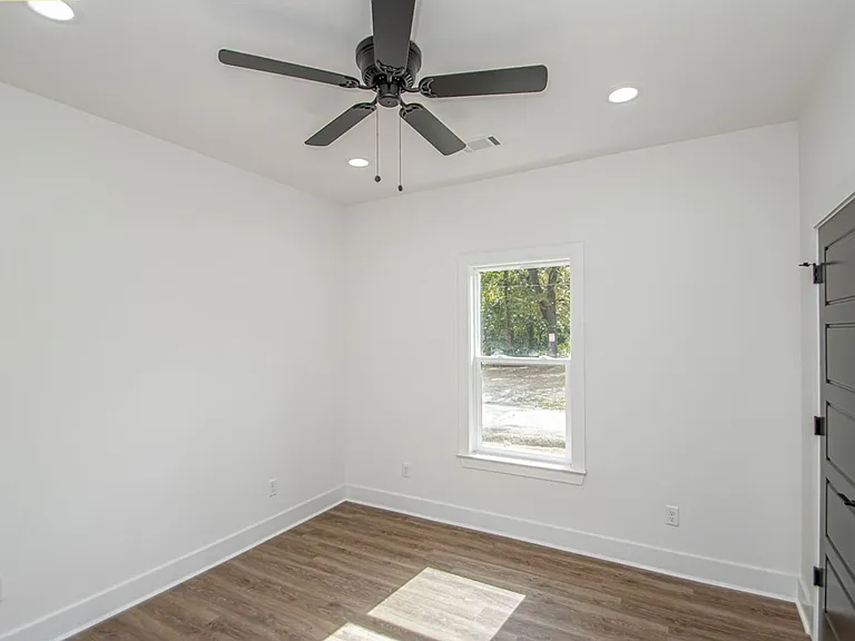 324 S Schiller St — Photo 21