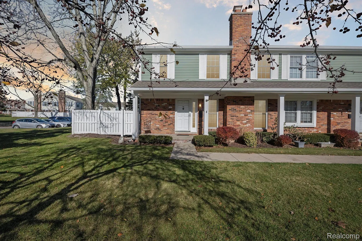 42104 Roscommon St photo 1