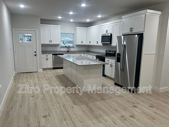 3rd image of 4443 Wayside Ave