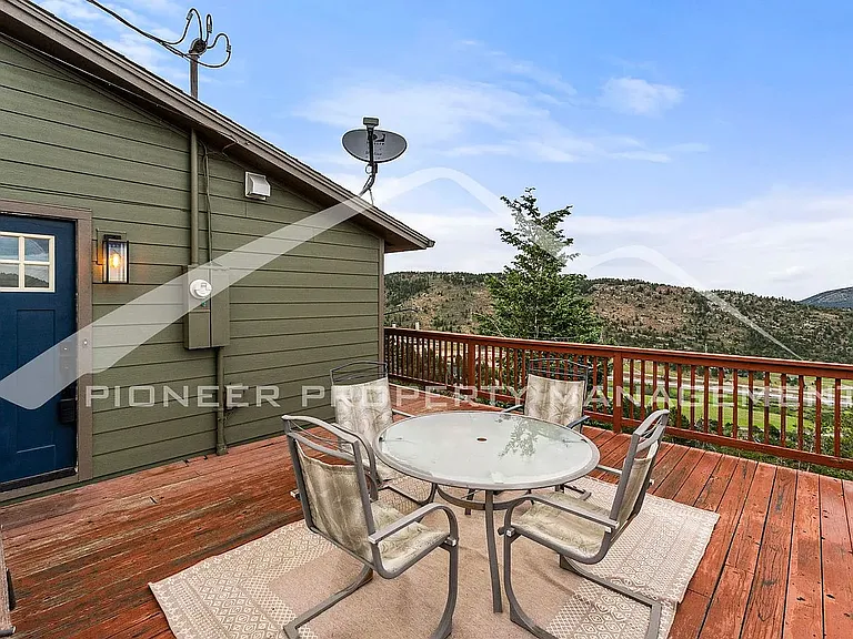 1334 Ponderosa Dr — Photo 6