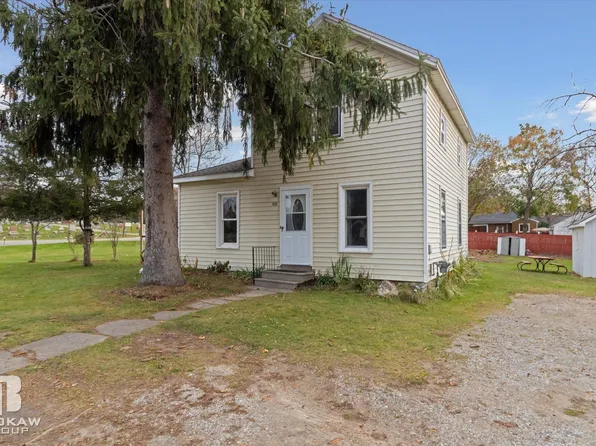 532 E Broad St, Linden, MI 48451
