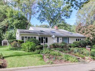 101 Linley Dr, Fairfield, CT 06825