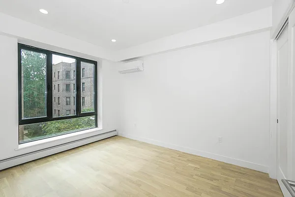 Rented by Bond New York | media 29