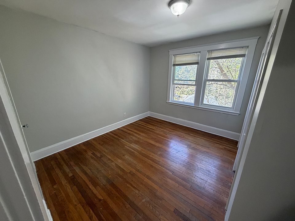 1st image of 26 Chiswick Rd APT 12