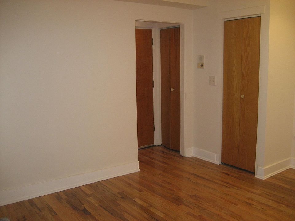 2nd image of 60 E Bellevue Pl #3-C