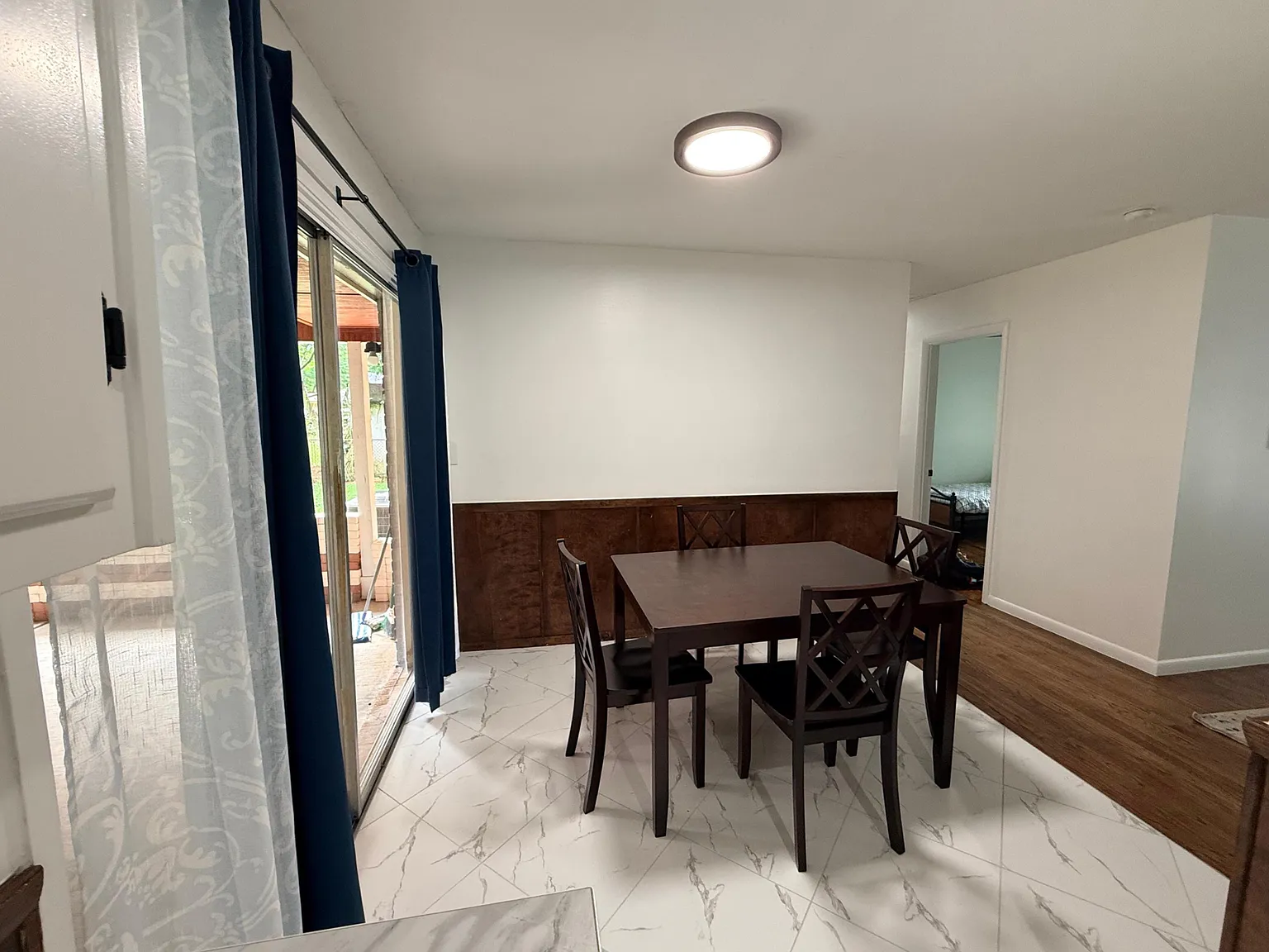 3 bed, 2.0 bath, 2700 sqft, $1,624 — Photo 2